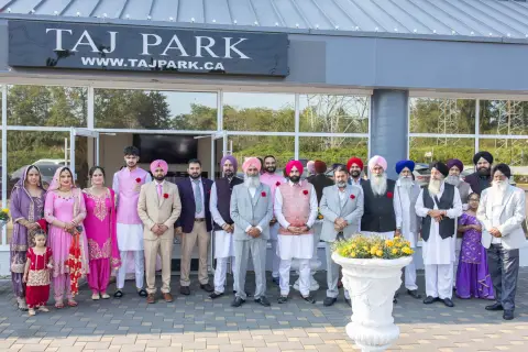 creative wedding photo ideas canada