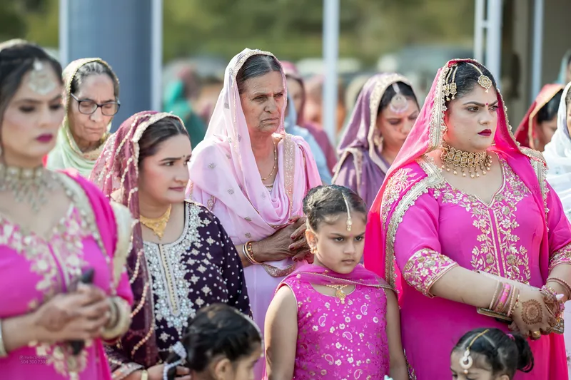 candid wedding moments vancouver